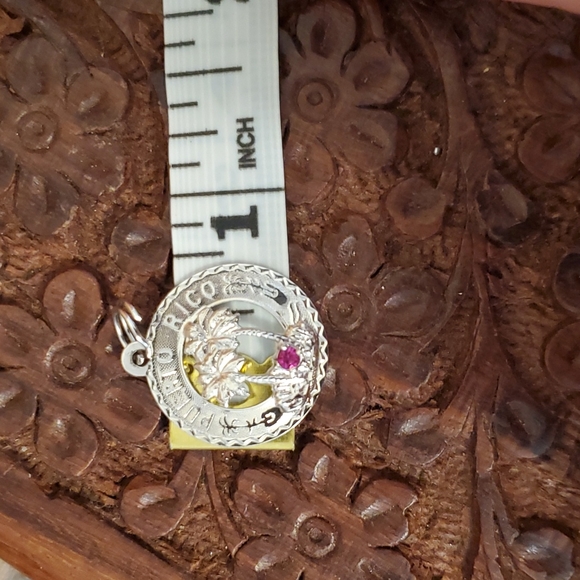 ๐ Vintage Puerto Rico charm - Picture 5 of 5